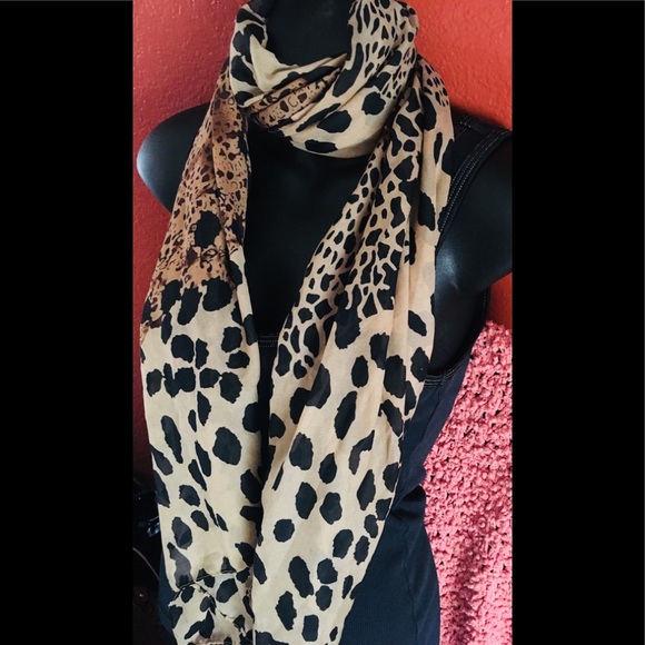 Ann Taylor Accessories - Ann Taylor scarf